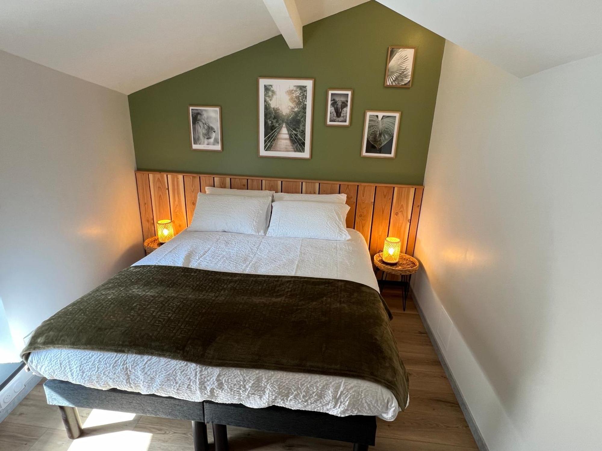 Holiday home Parenthese Au Vivier Fleurie